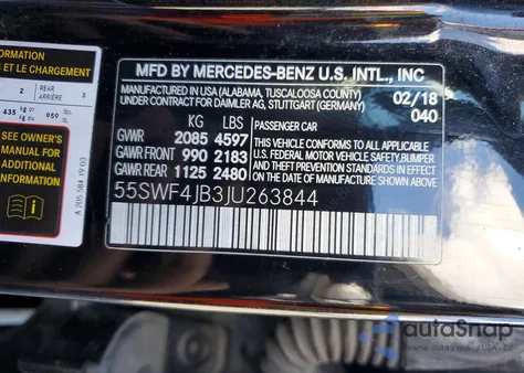 2018 Mercedes-Benz C 300 z USA, uszkodzony, nr VIN 55SWF4JB3JU263844